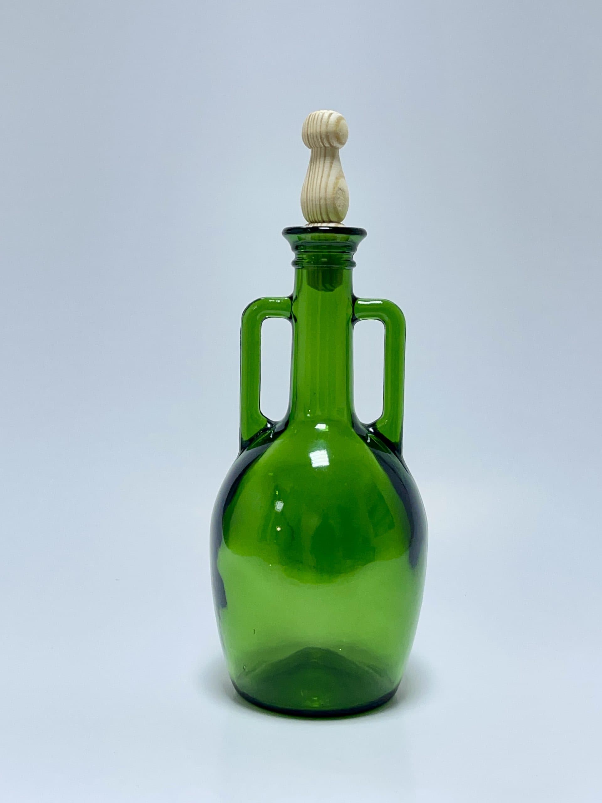 Bouteille vintage en verre vert style amphore vue 4