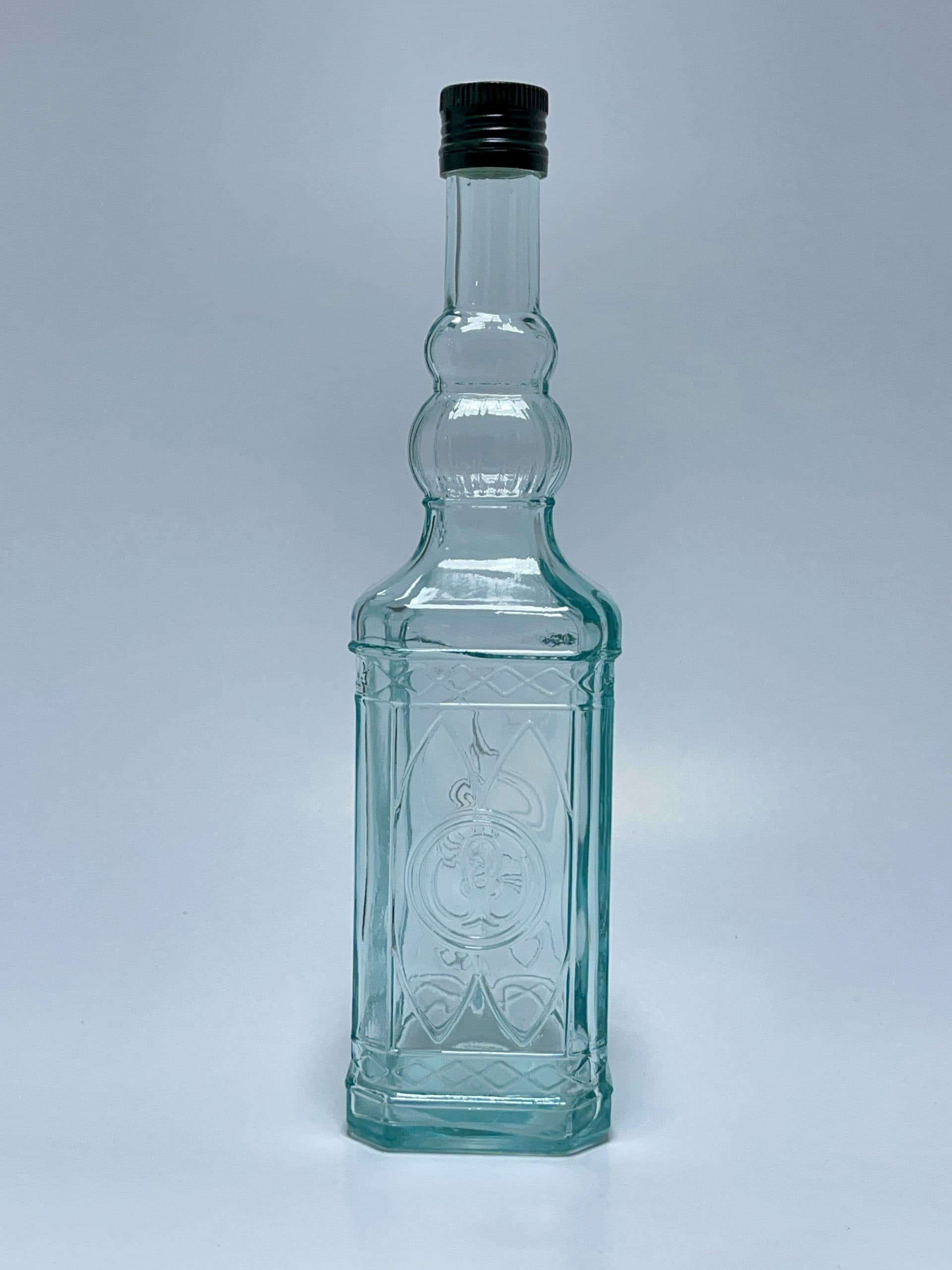 Bouteille carrée vintage vert transparent. Style espagnol vue 3